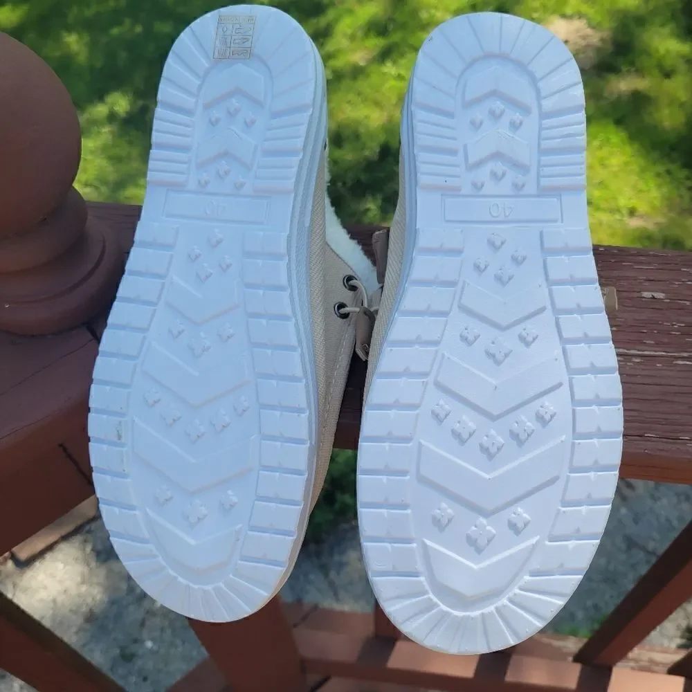 Cozy Fleece-Lined Casual Slip-On Shoes | Women’s Size 40 / 9  | New